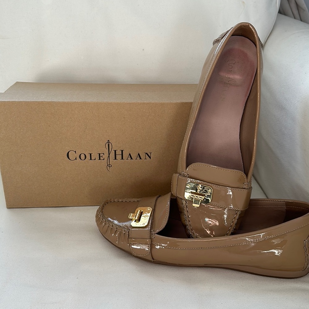Cole Hannan Air Tali. Lock. Moc size 10.5 Tan patent leather